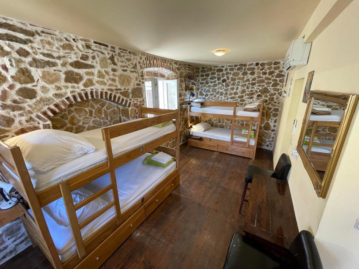 Tequila Bar Hostel (Adults Only) Zadar Exterior photo